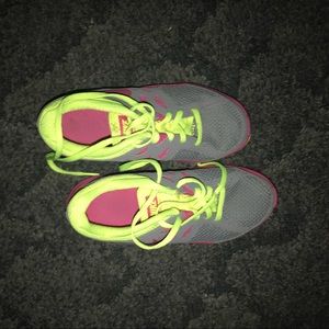 girls running shoes